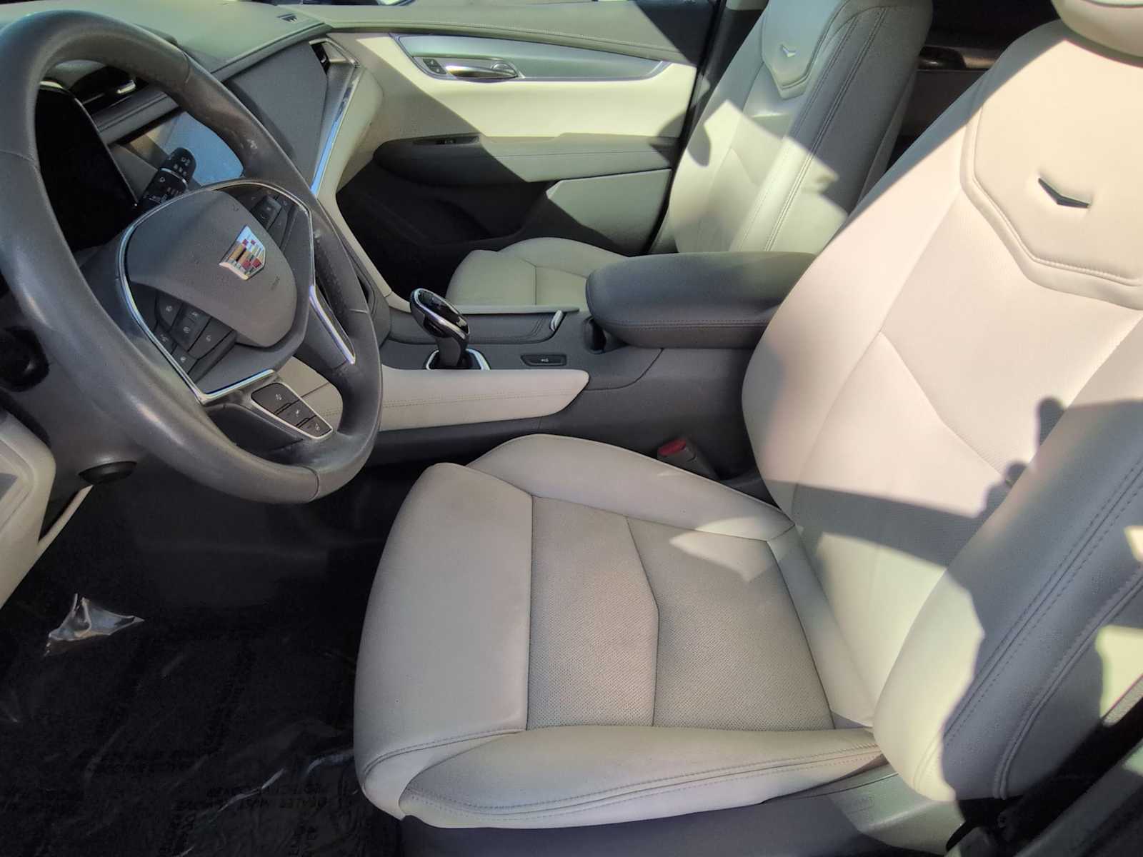 Thumbnail: 2019 Cadillac XT5 - 10