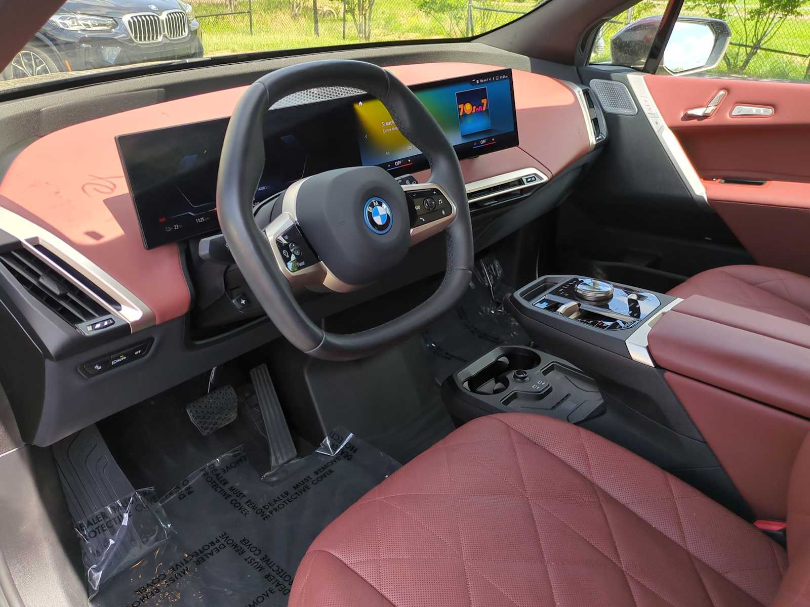 Thumbnail: 2023 BMW iX - 10