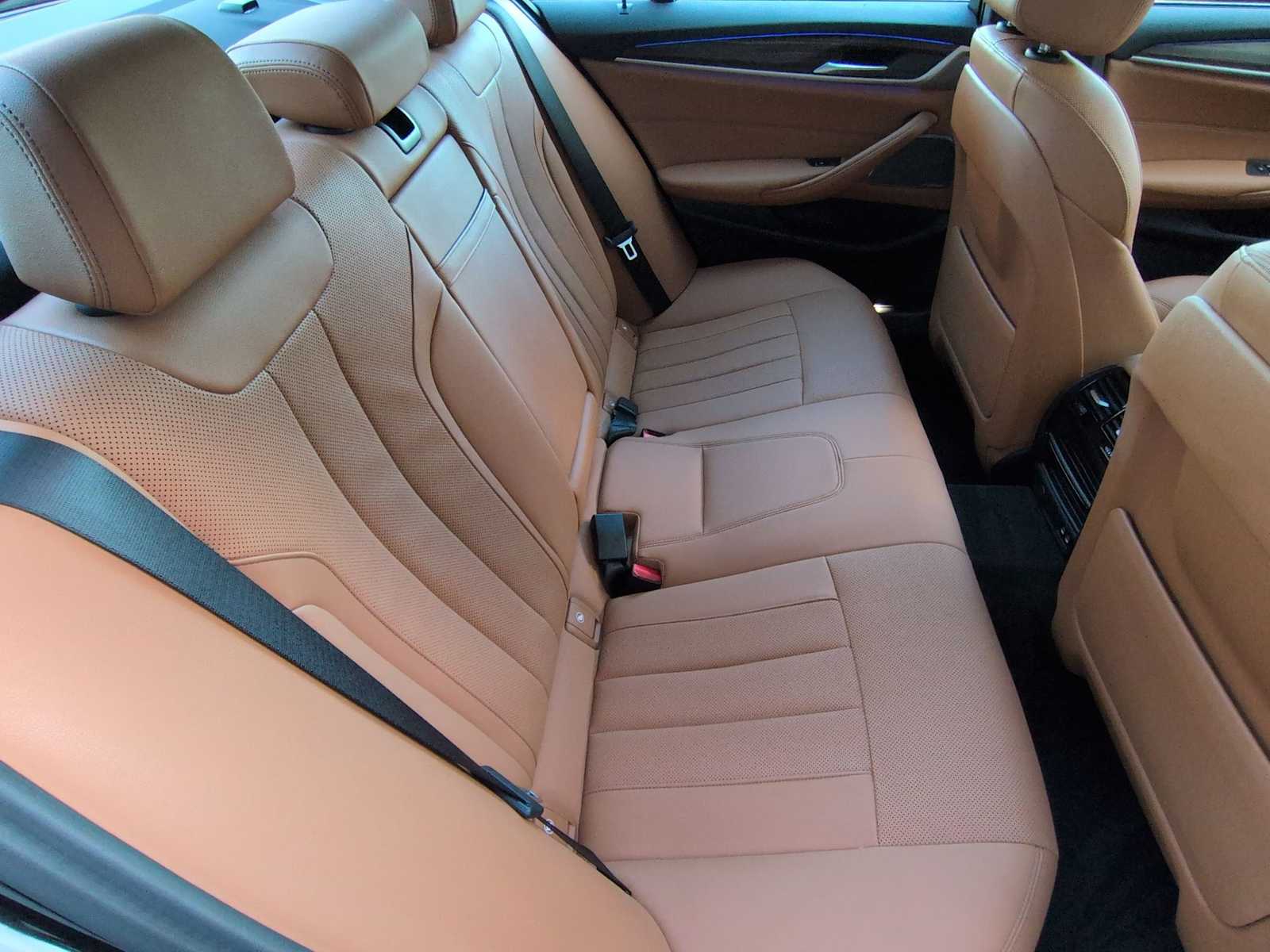 Thumbnail: 2023 BMW 5 Series - 22