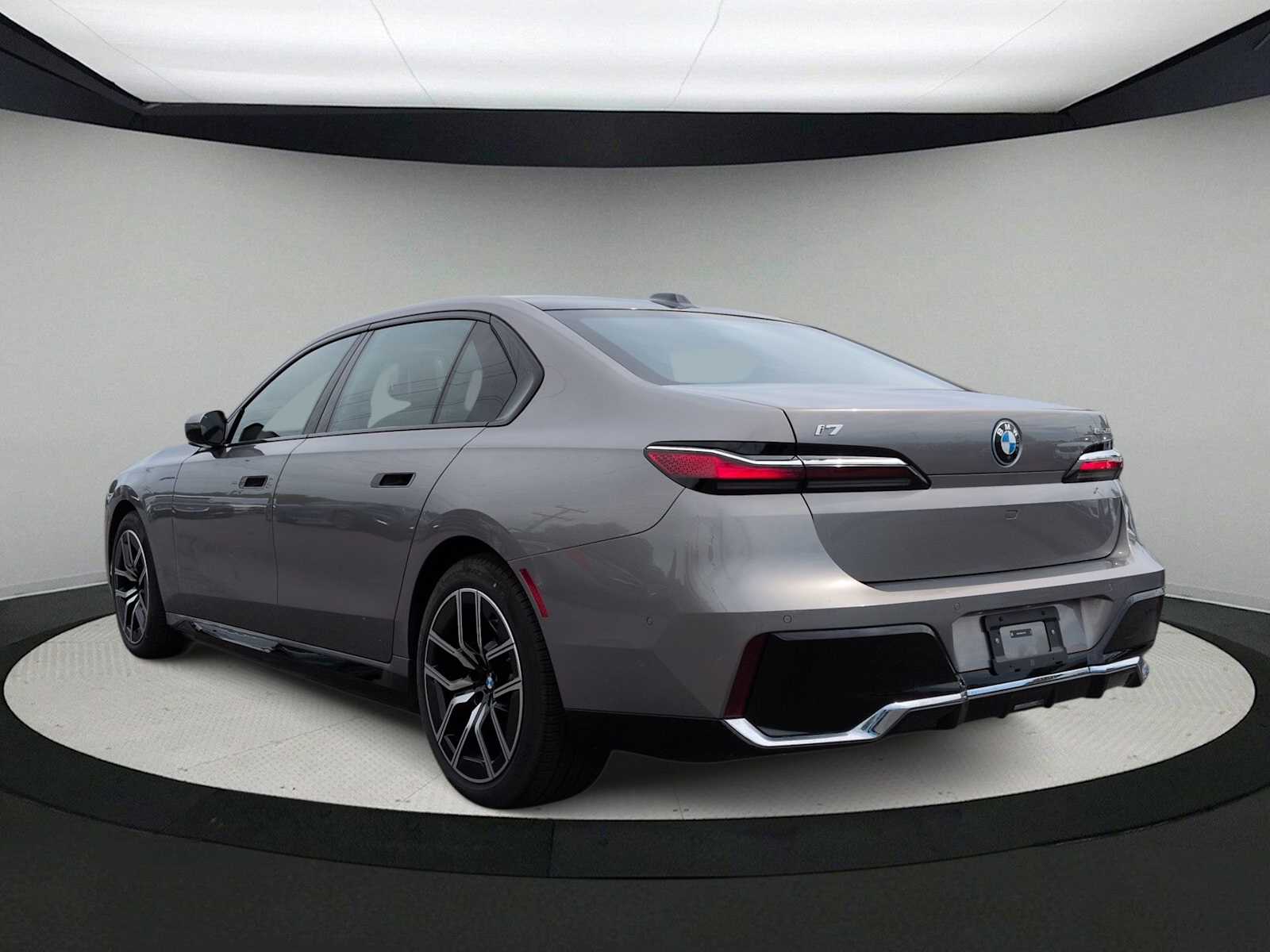 Thumbnail: 2025 BMW i7 - 6