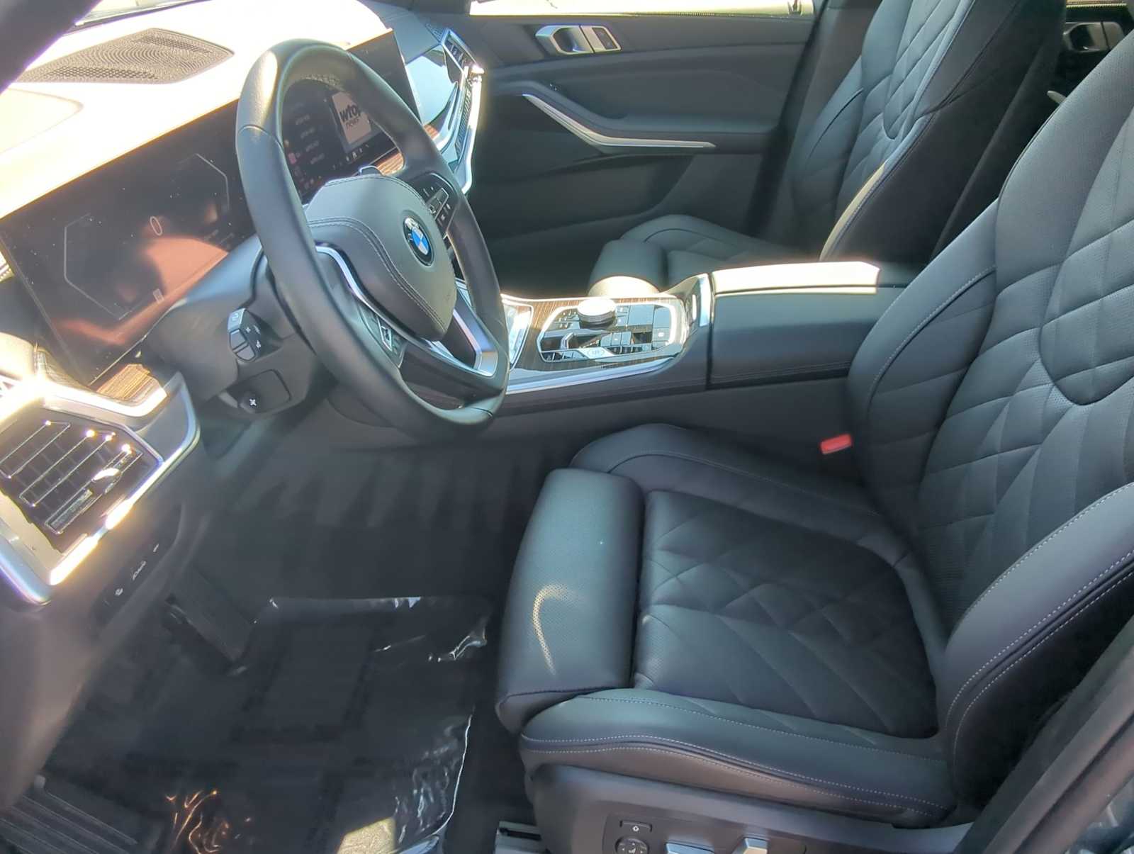 Thumbnail: 2025 BMW X5 - 10