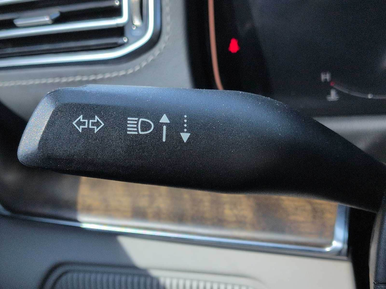 Thumbnail: 2023 Jeep Grand Wagoneer - 29