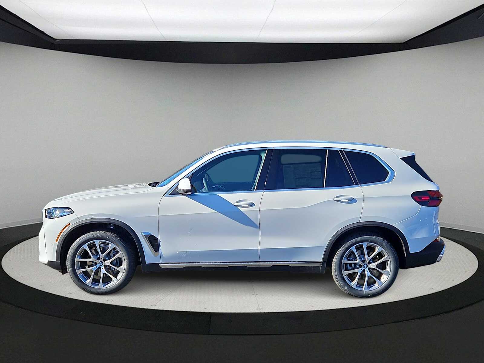 Thumbnail: 2026 BMW X5 - 5