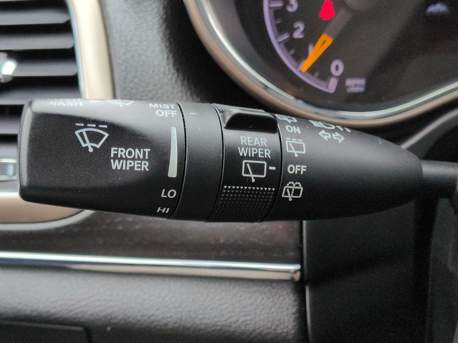 Thumbnail: 2015 Jeep Grand Cherokee - 29