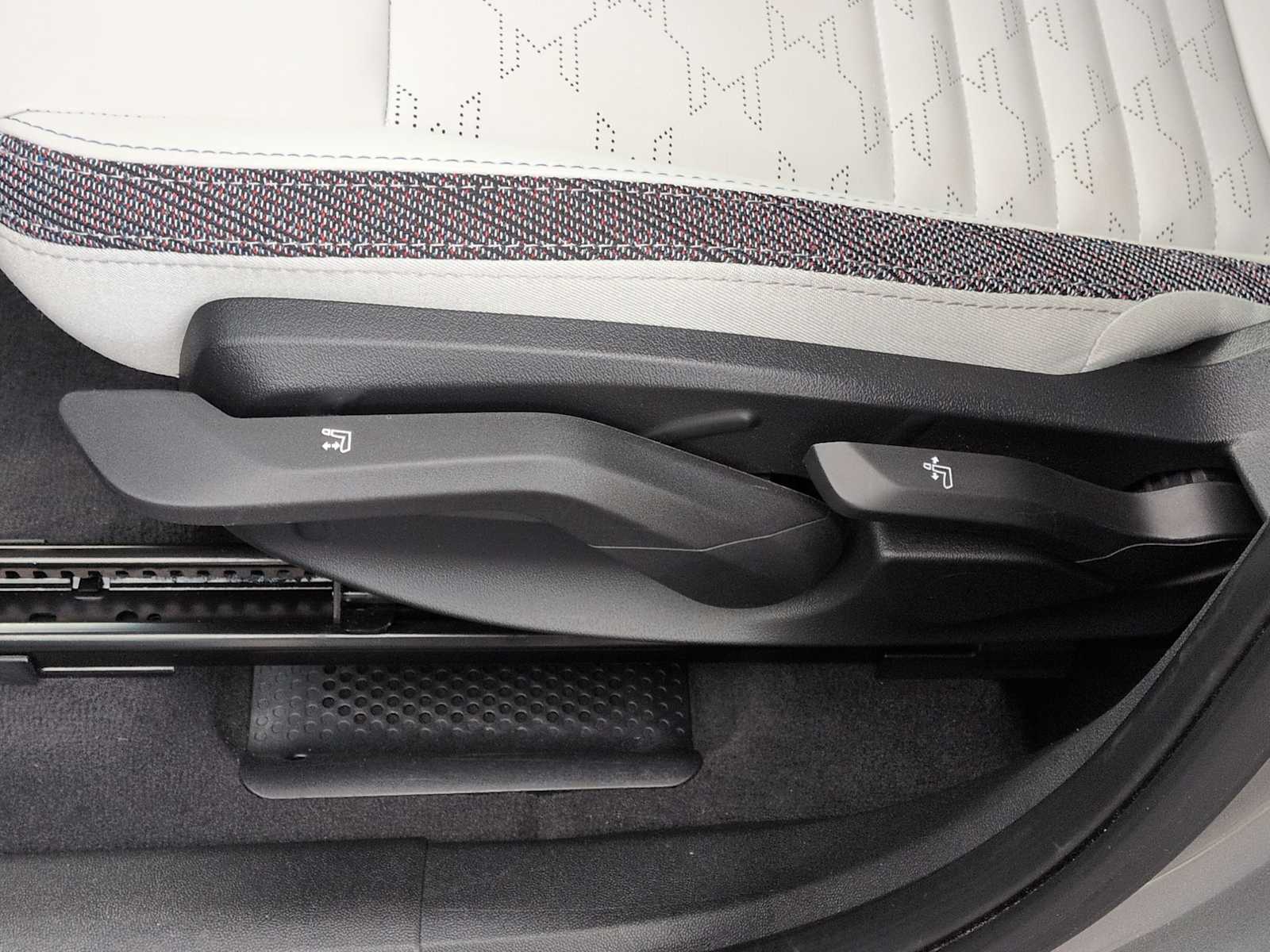 Thumbnail: 2025 MINI Cooper Countryman - 18