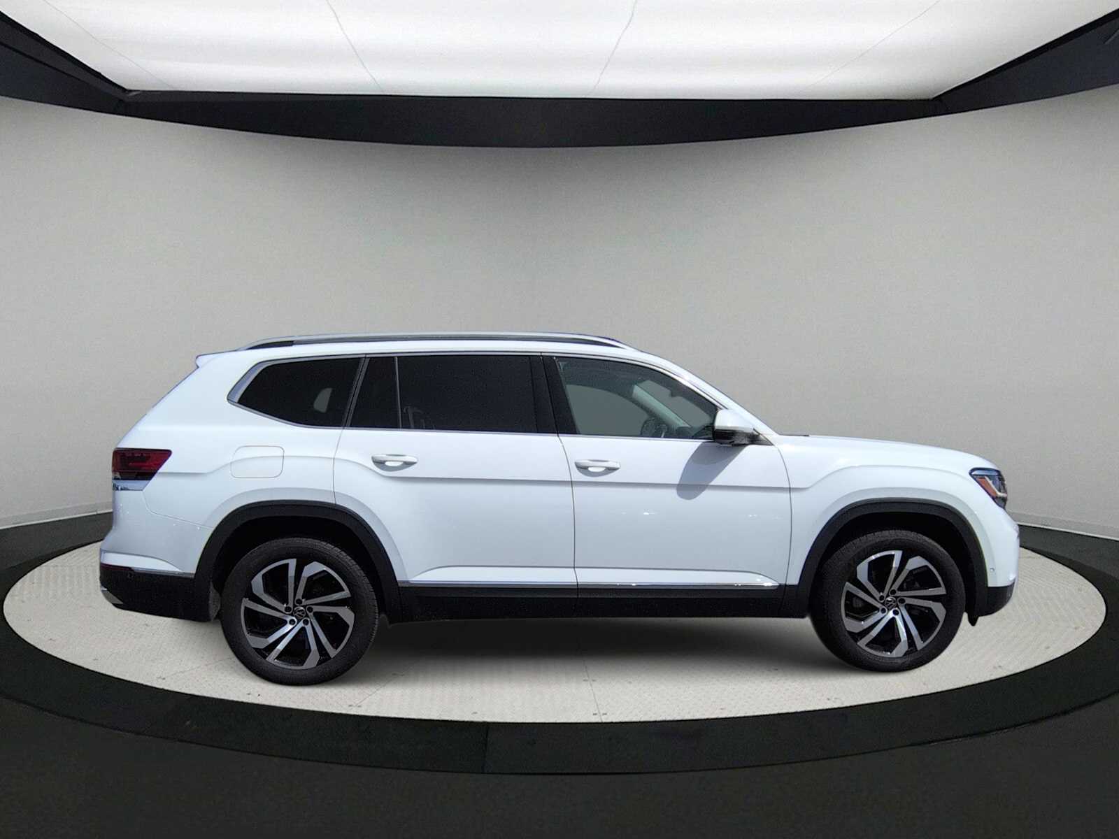 Thumbnail: 2021 Volkswagen Atlas - 9