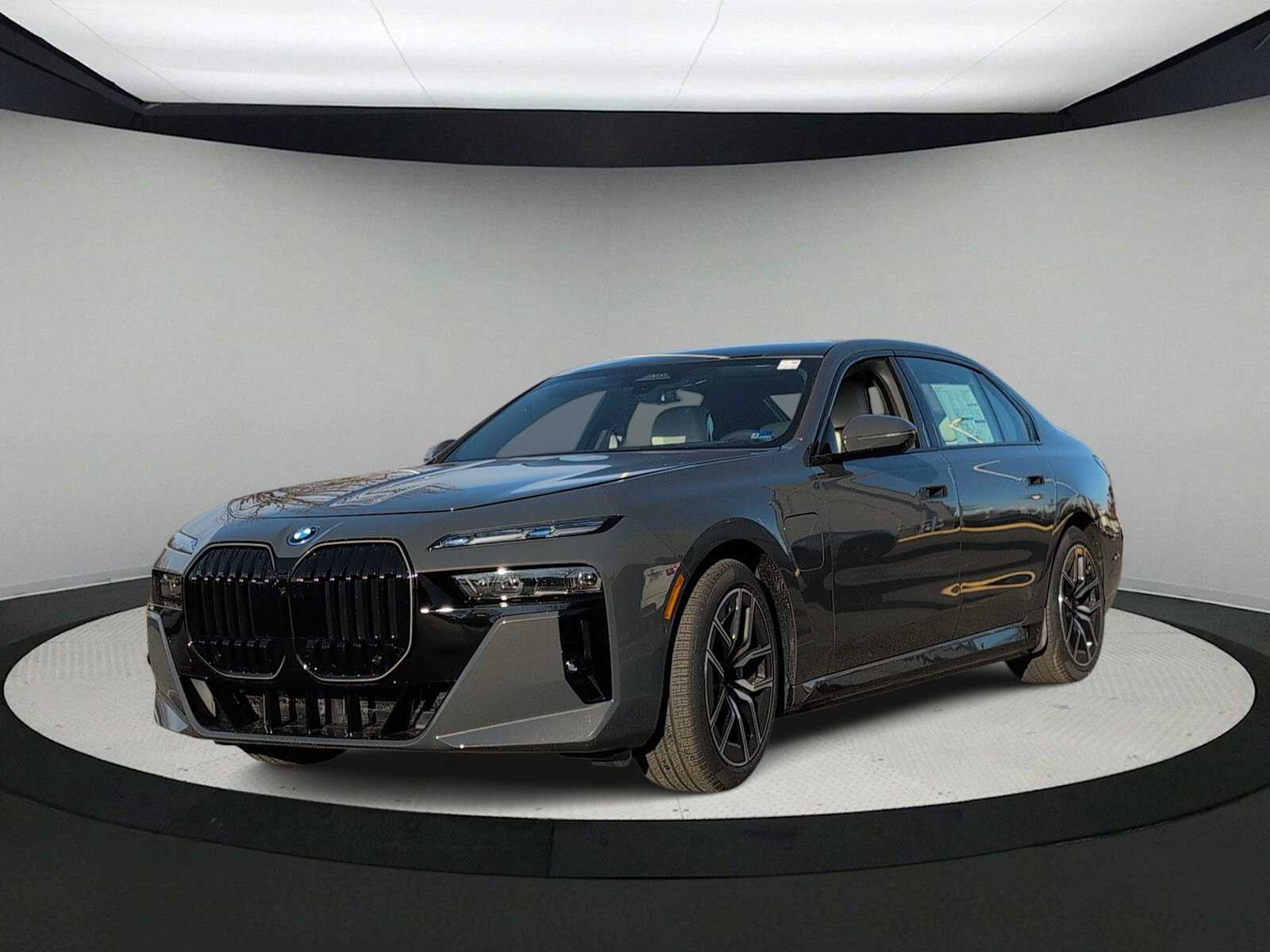 Thumbnail: 2026 BMW 7 Series - 4