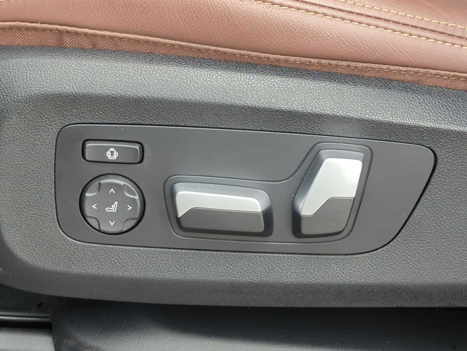 2022 BMW X7 xDrive40i 10