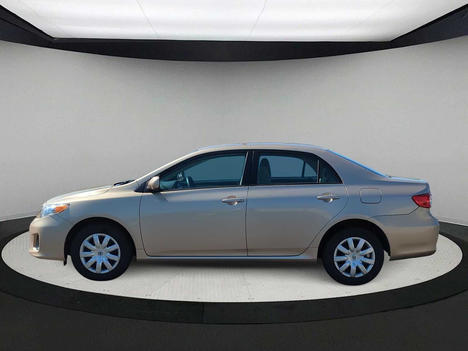 Thumbnail: 2011 Toyota Corolla - 5