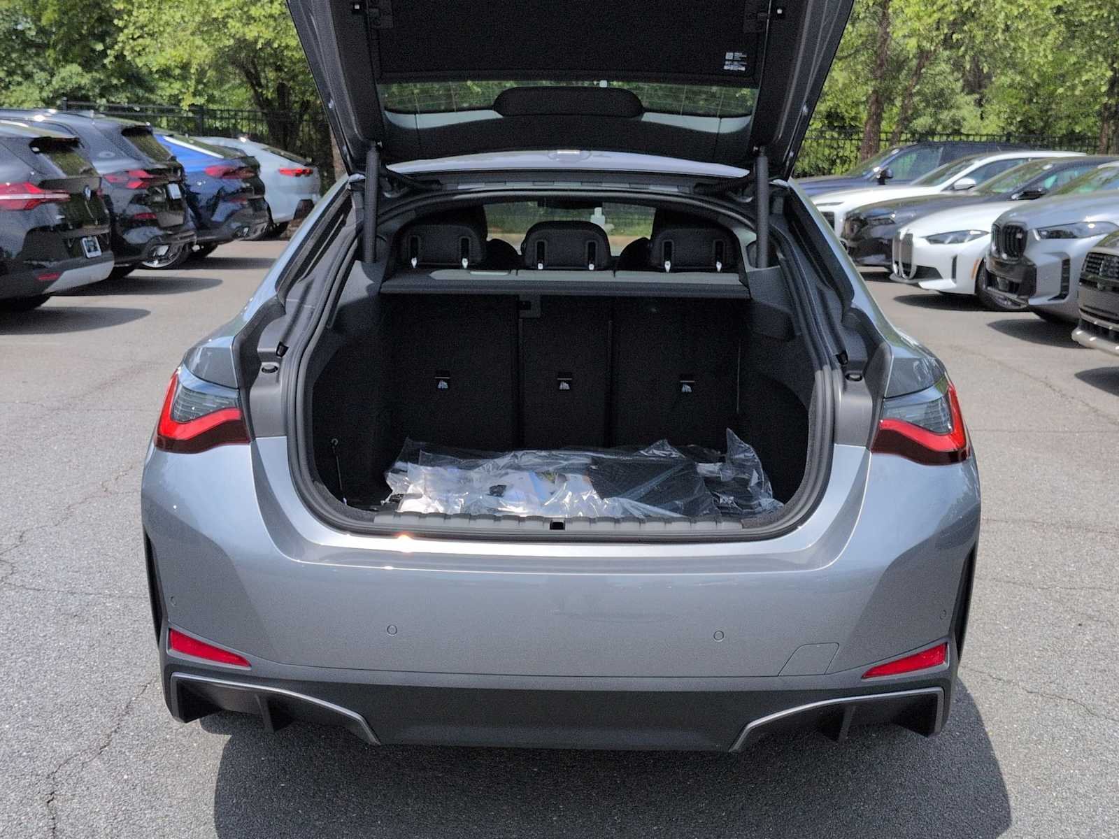 Thumbnail: 2026 BMW i4 - 37