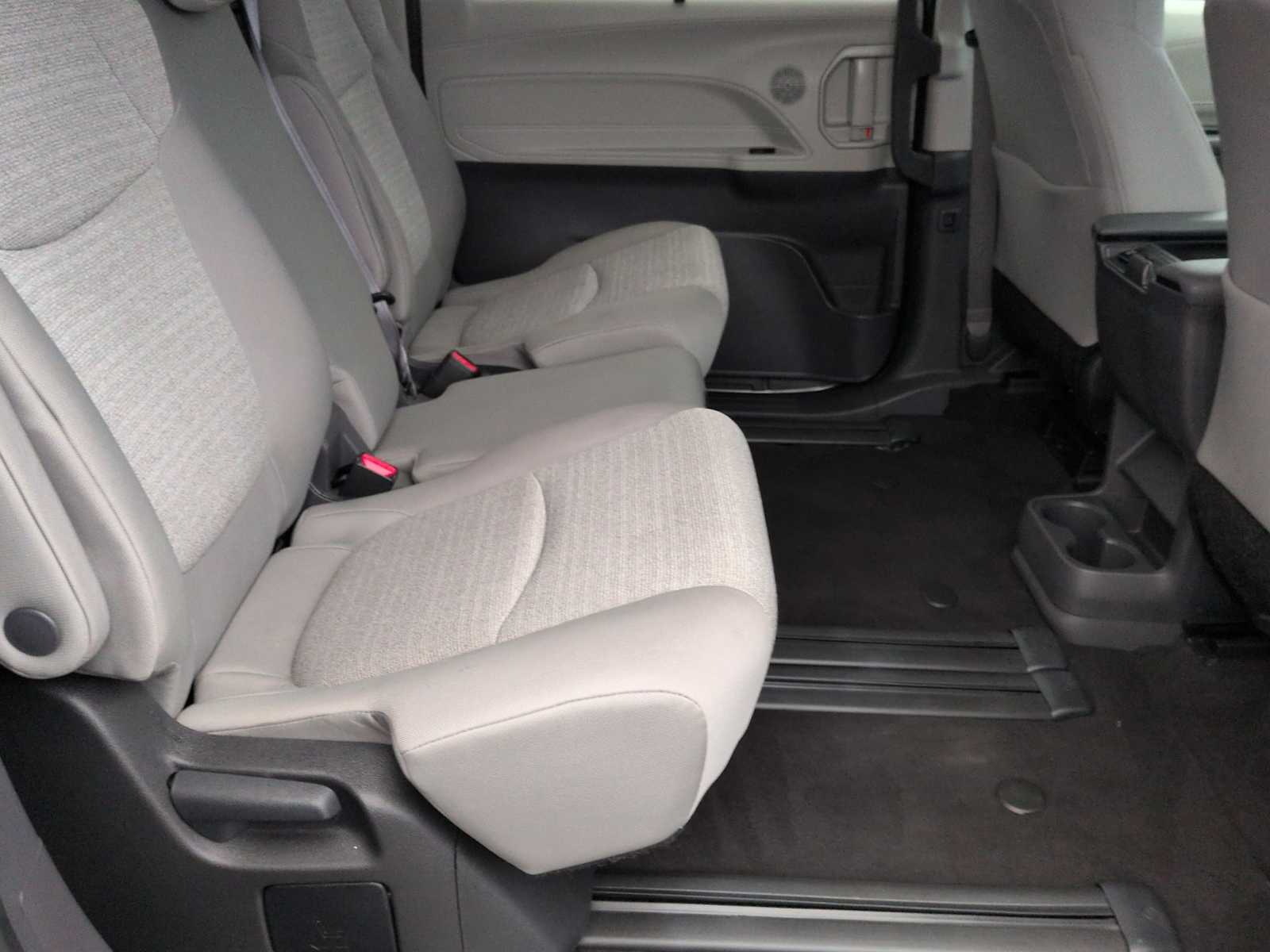 Thumbnail: 2024 Toyota Sienna - 21