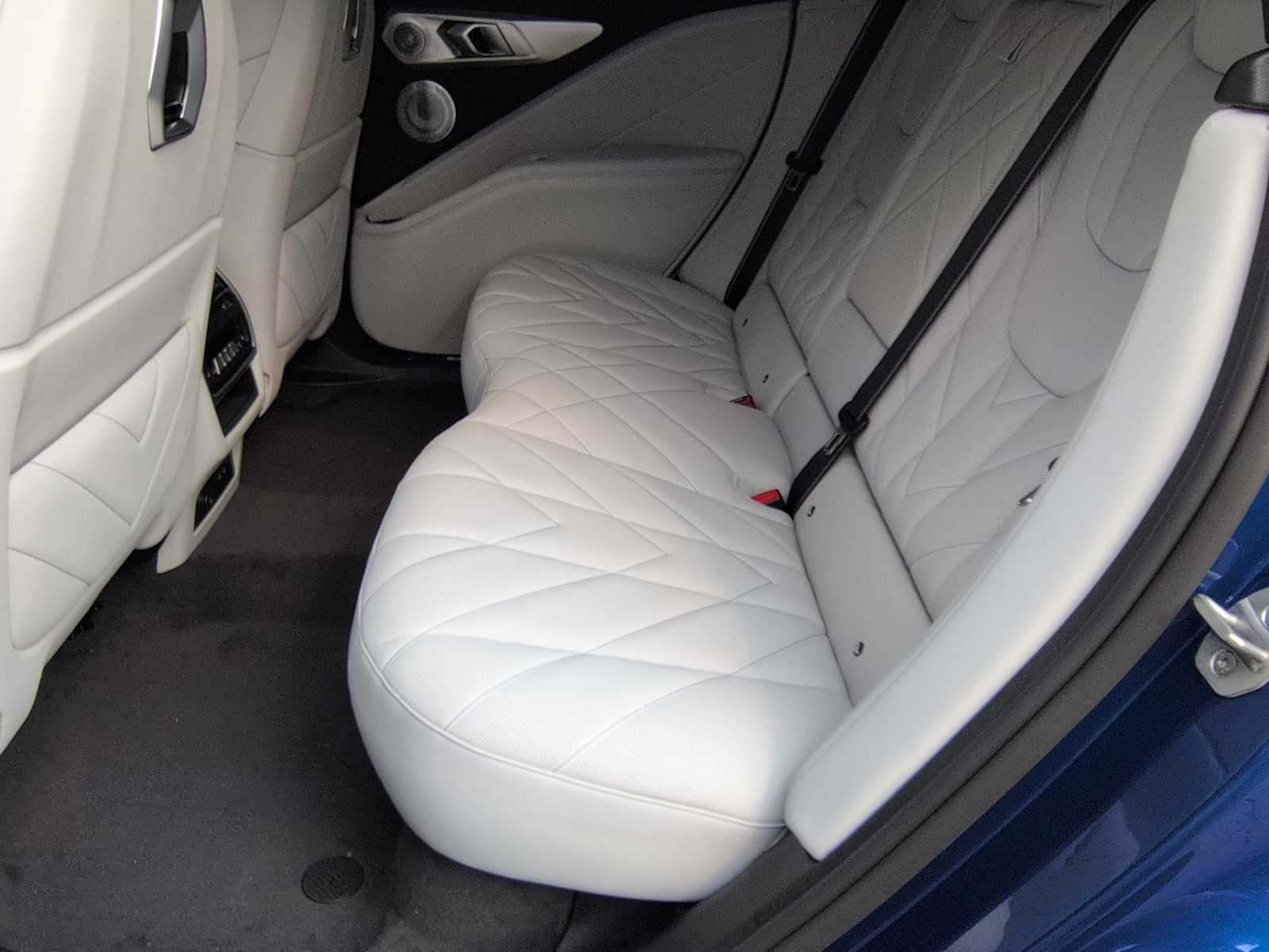 Thumbnail: 2026 BMW XM - 20