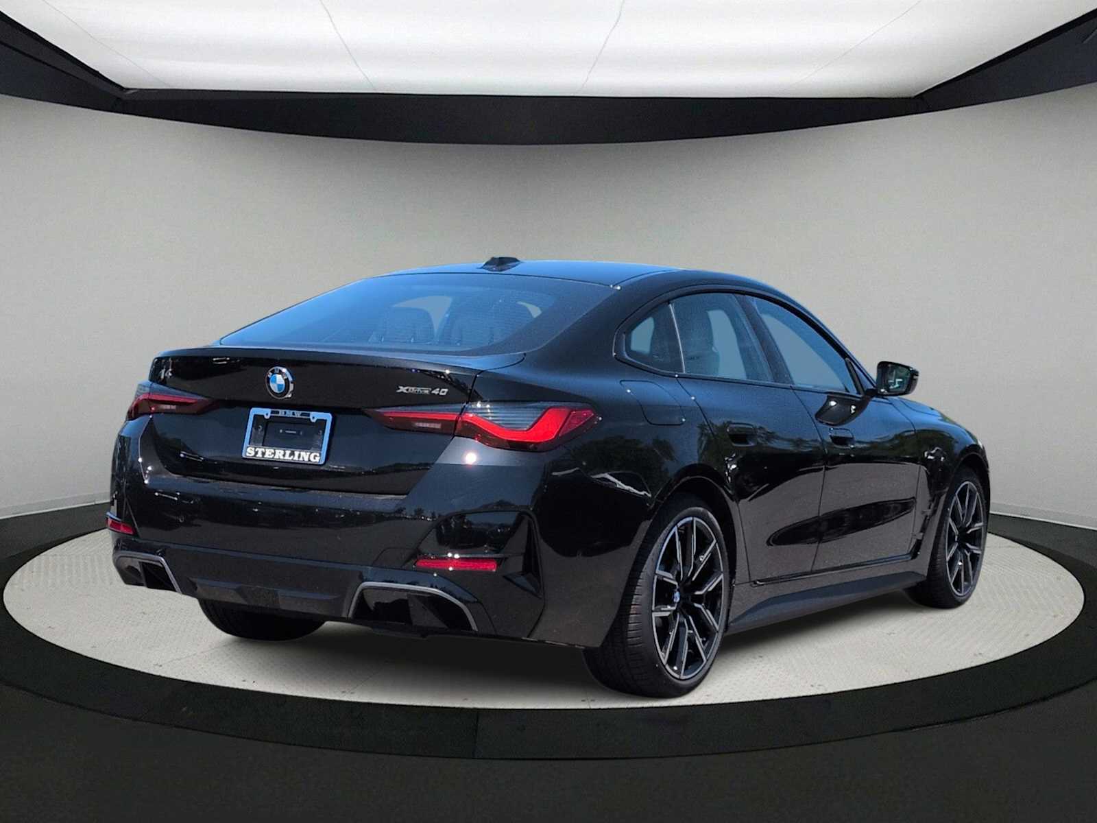 Thumbnail: 2026 BMW i4 - 8