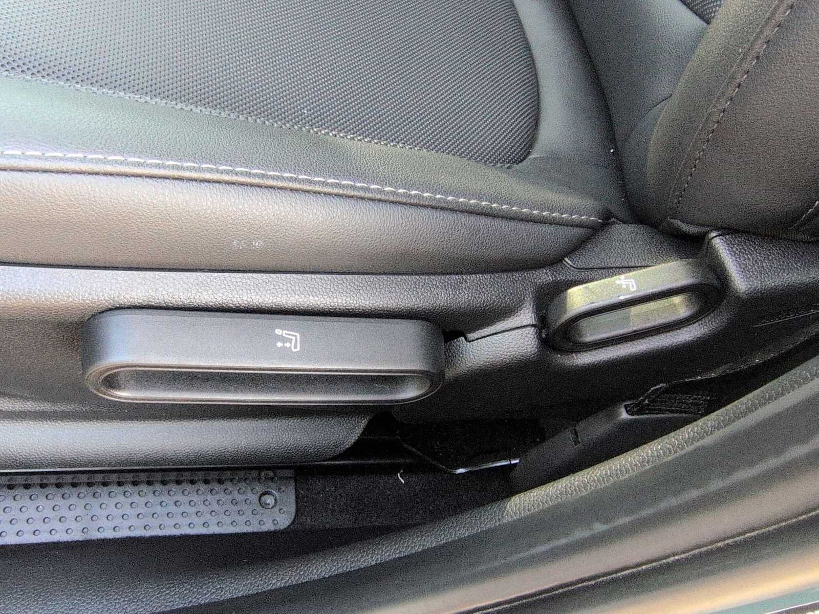 Thumbnail: 2023 MINI Cooper Hardtop - 18