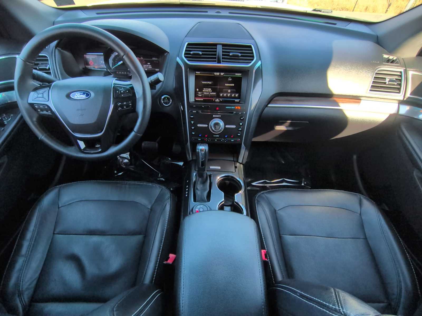 Thumbnail: 2016 Ford Explorer - 15