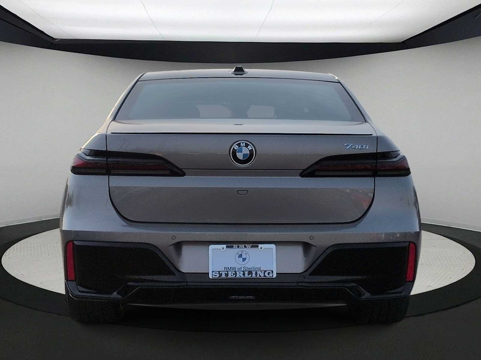 Thumbnail: 2023 BMW 7 Series - 7