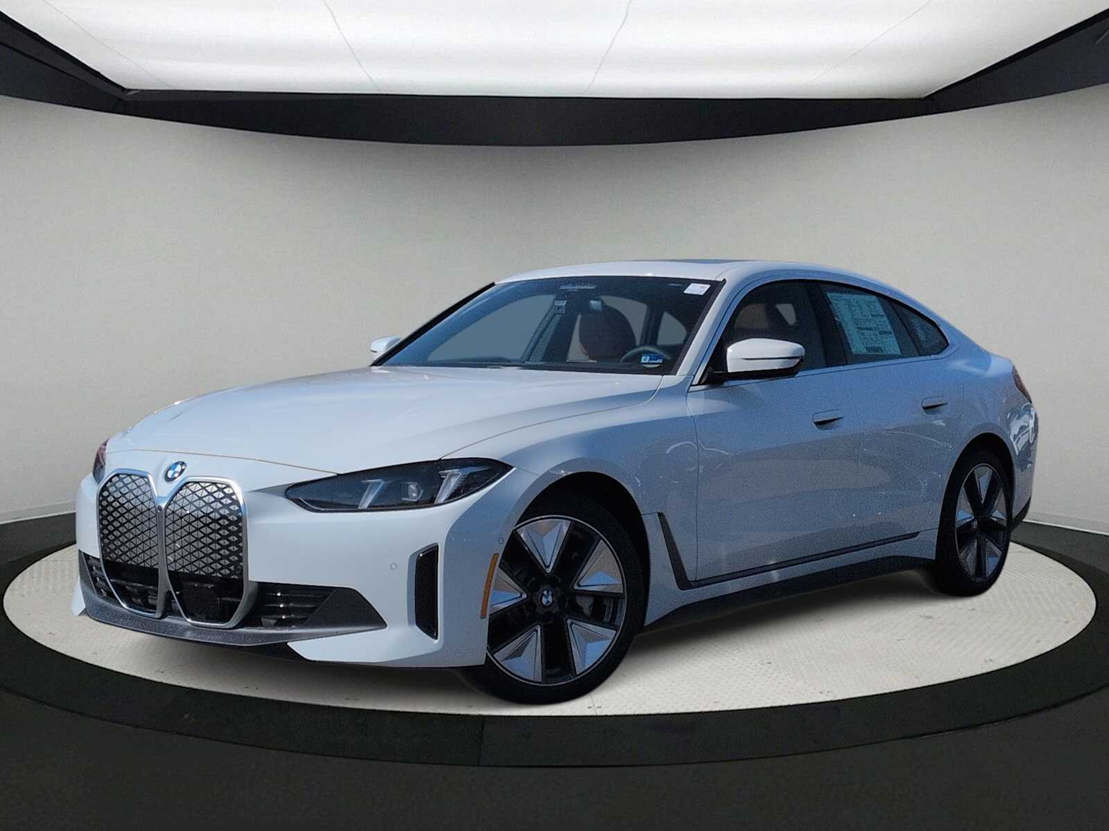 Thumbnail: 2026 BMW i4 - 1