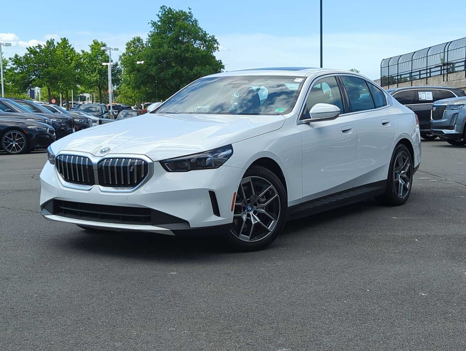 2024 BMW i5 eDrive40 -
                  Sterling, VA