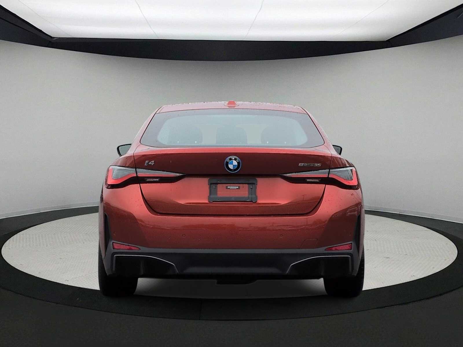 Thumbnail: 2023 BMW i4 - 7