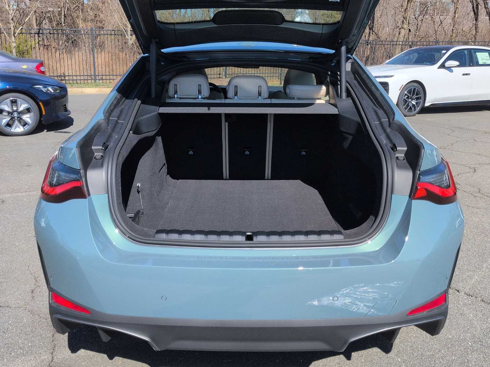 Thumbnail: 2026 BMW i4 - 35