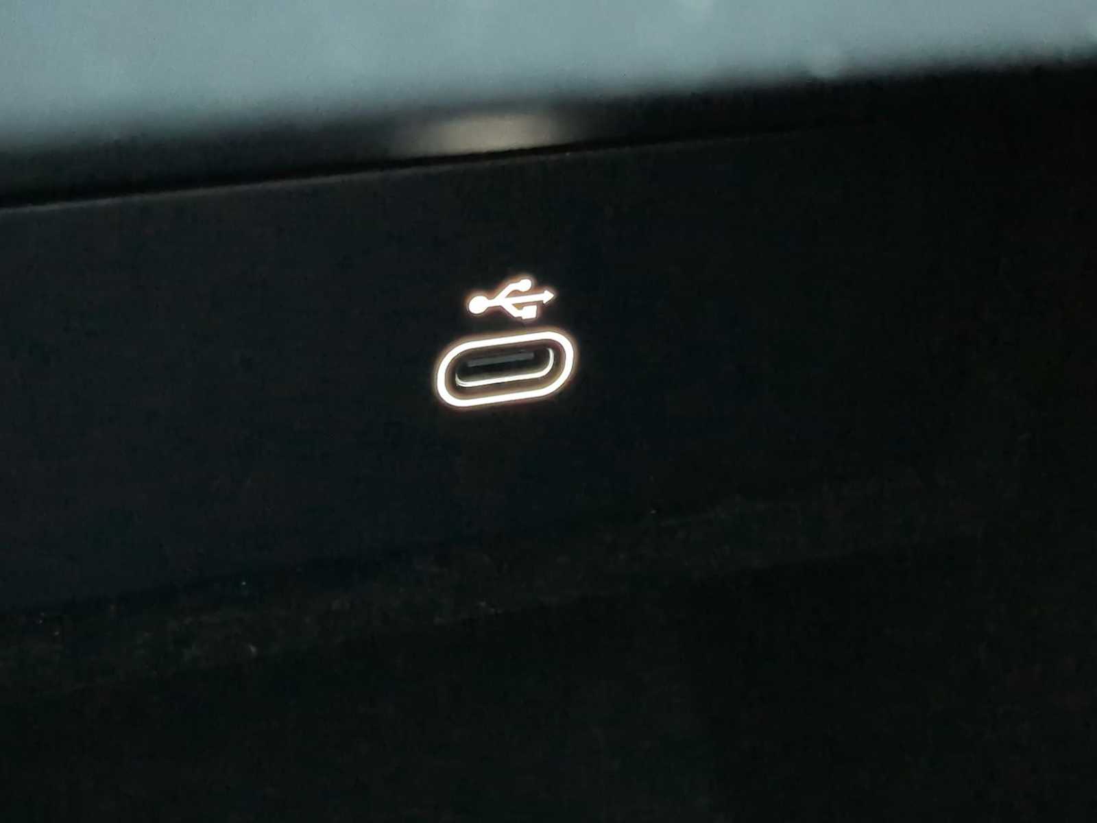 Thumbnail: 2025 Land Rover Range Rover Sport - 33