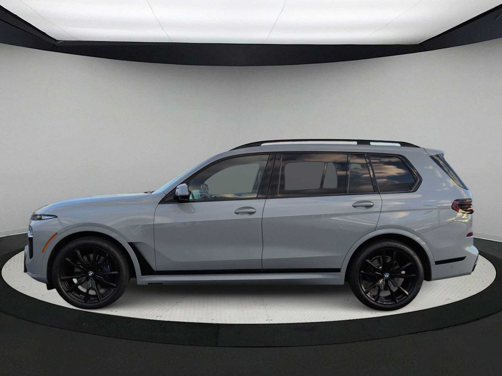 Thumbnail: 2023 BMW X7 - 5
