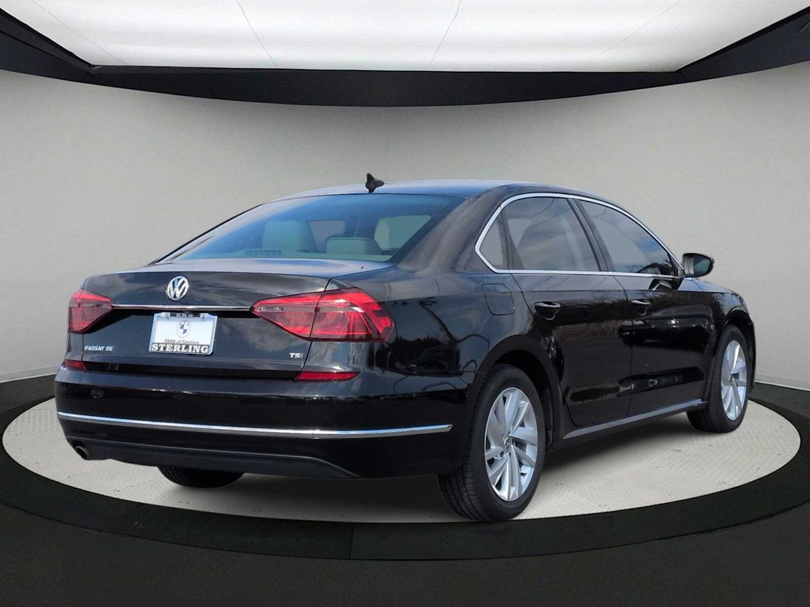 Thumbnail: 2018 Volkswagen Passat - 8