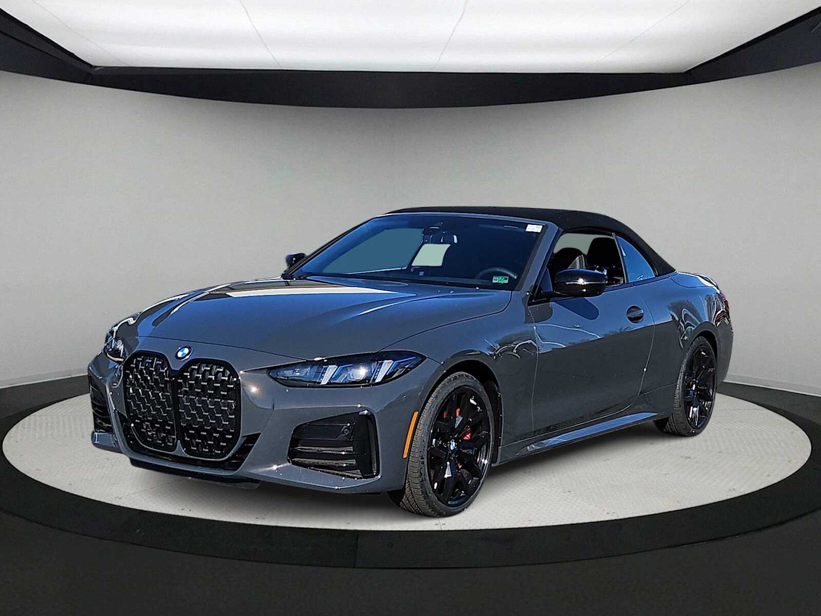 Thumbnail: 2026 BMW 4 Series - 4