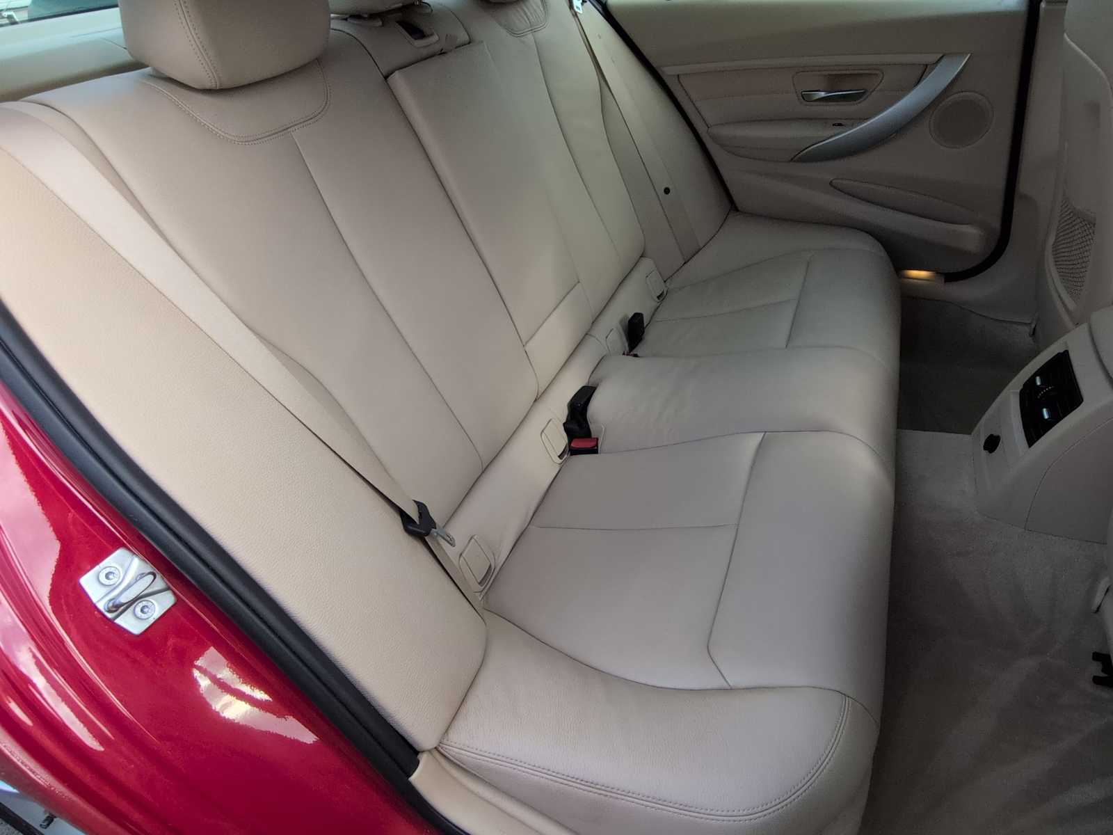 Thumbnail: 2013 BMW 3 Series - 22