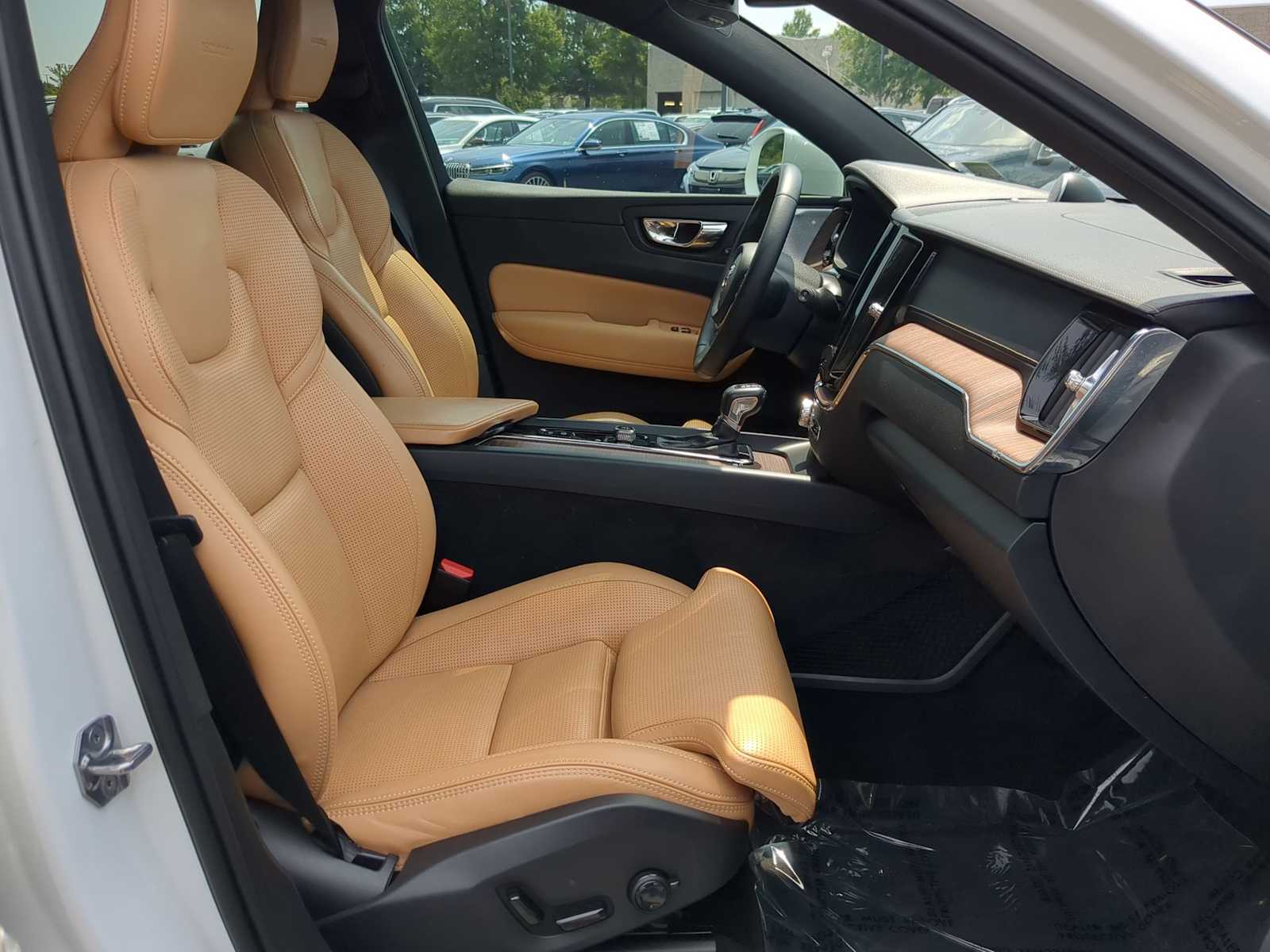 Thumbnail: 2019 Volvo XC60 - 23