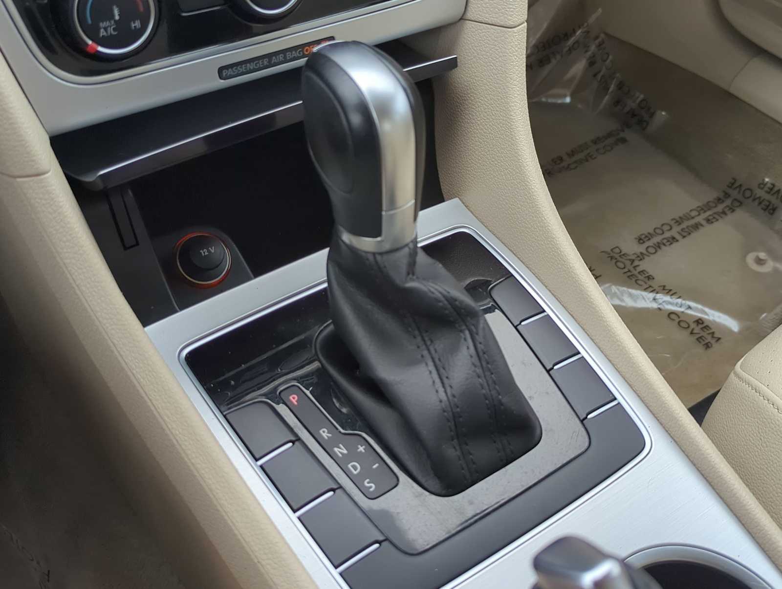 Thumbnail: 2013 Volkswagen Passat - 31