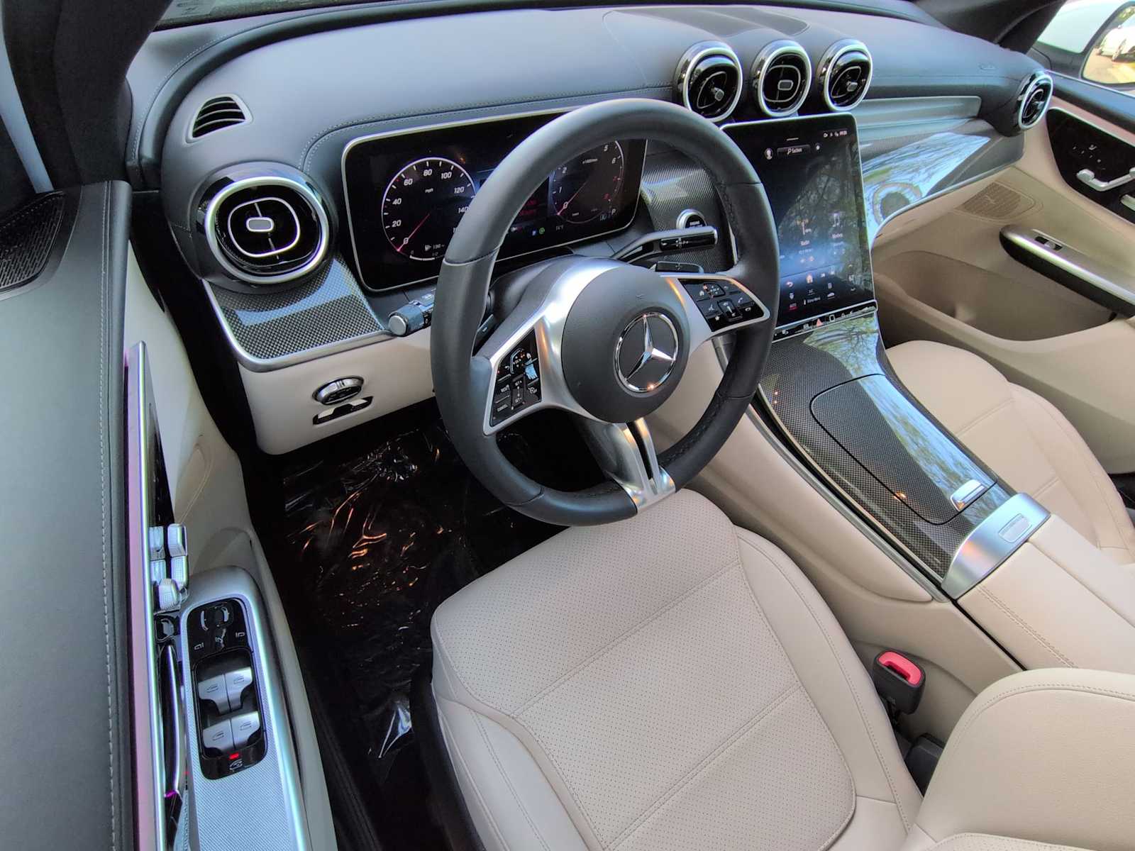 Thumbnail: 2023 Mercedes-Benz GLC - 10