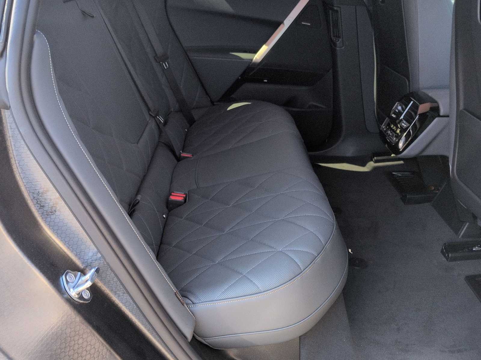 Thumbnail: 2026 BMW iX - 21