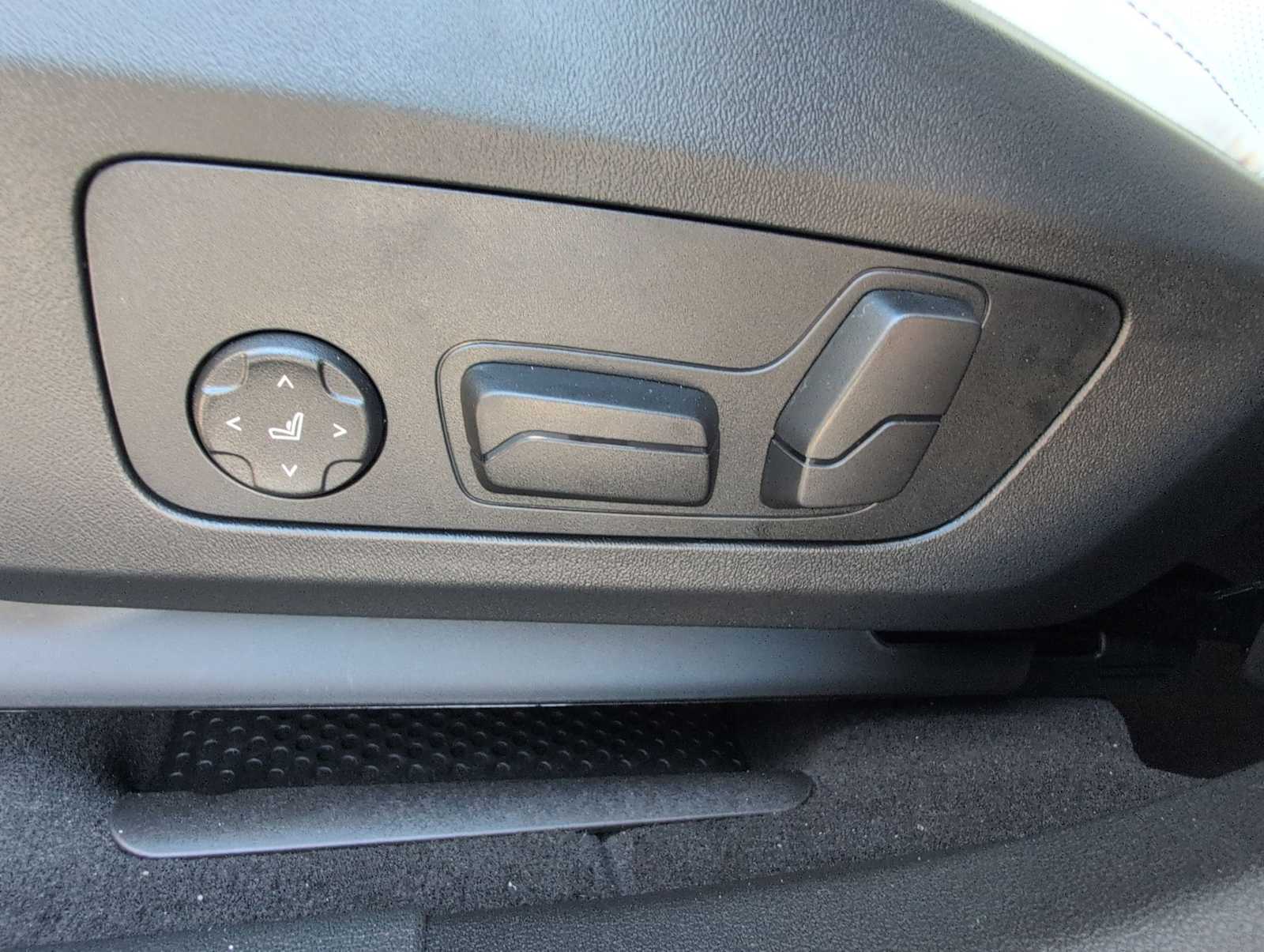 Thumbnail: 2026 BMW X2 - 17