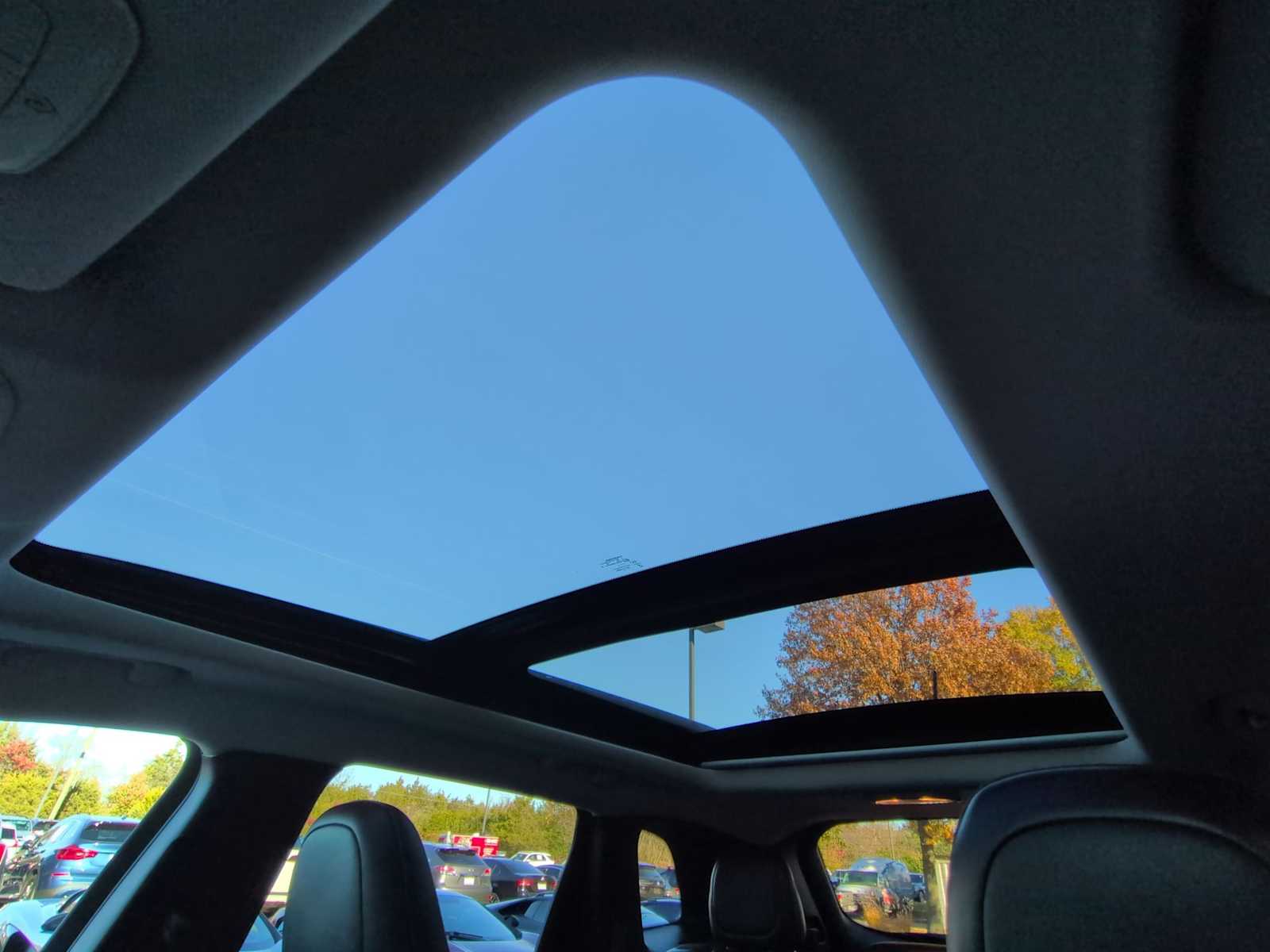 Thumbnail: 2015 Jeep Cherokee - 20