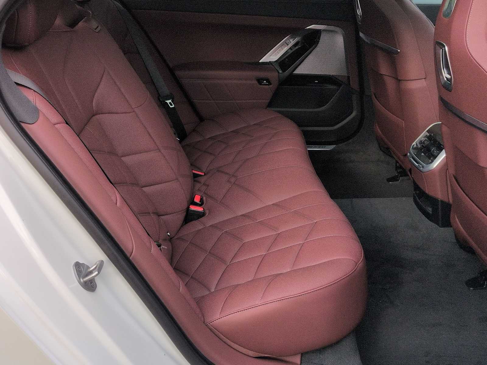 Thumbnail: 2026 BMW 7 Series - 22