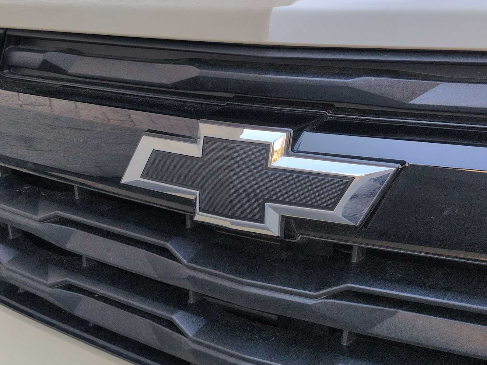 Thumbnail: 2023 Chevrolet Colorado - 12