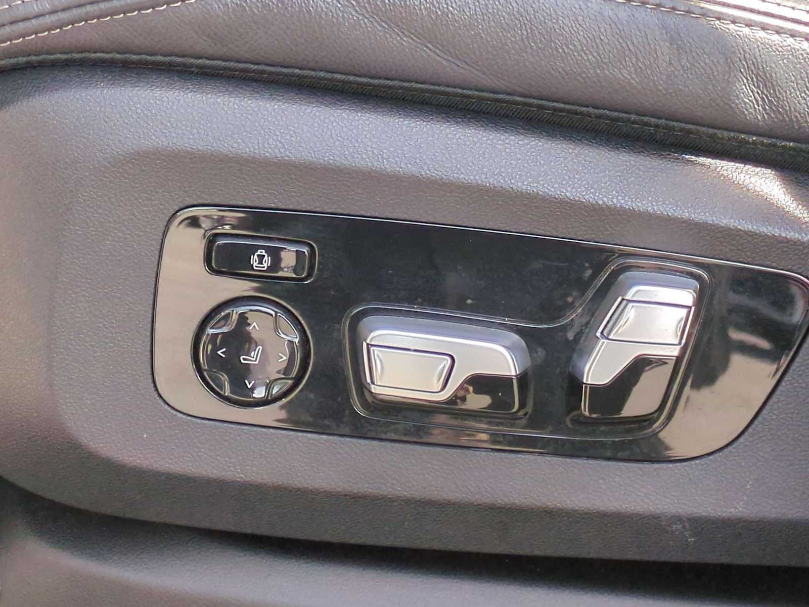 Thumbnail: 2021 BMW X7 - 17