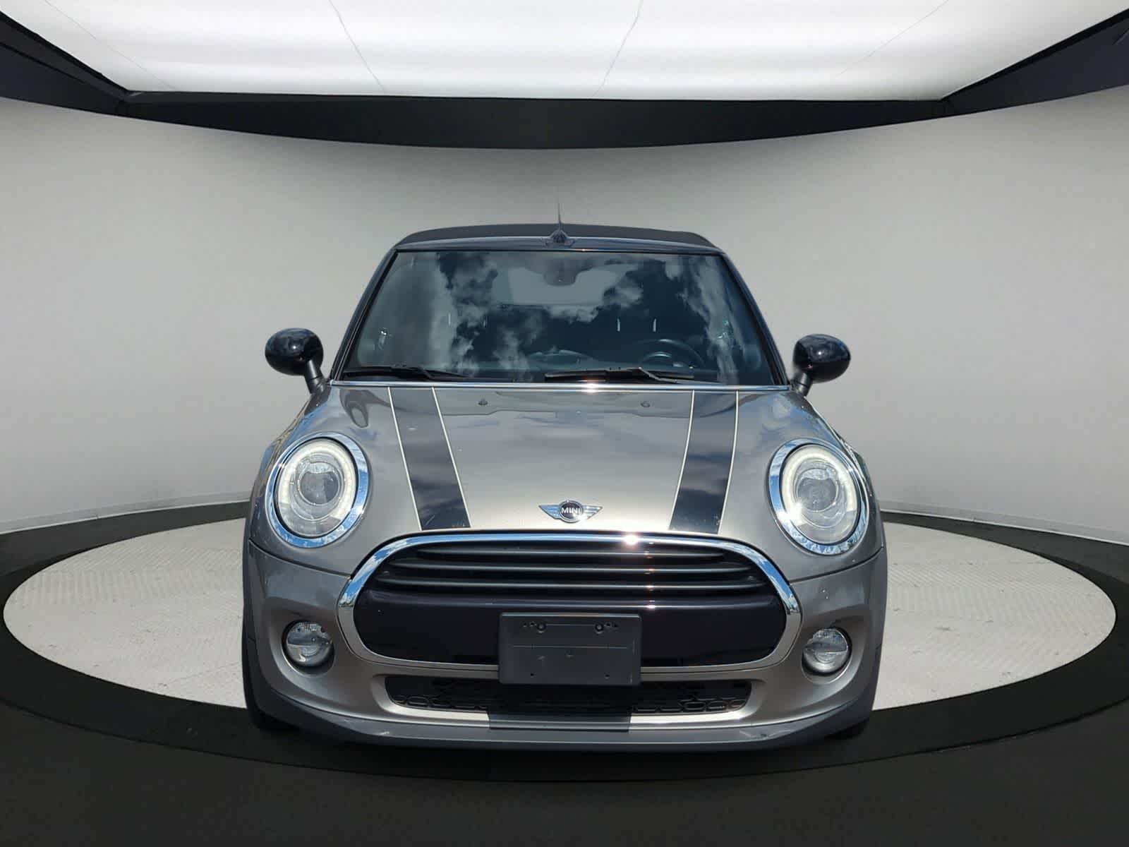 Thumbnail: 2016 MINI Cooper Convertible - 3