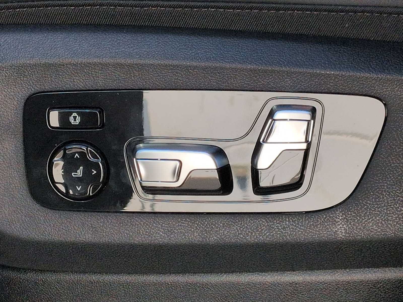 Thumbnail: 2026 BMW X5 - 18