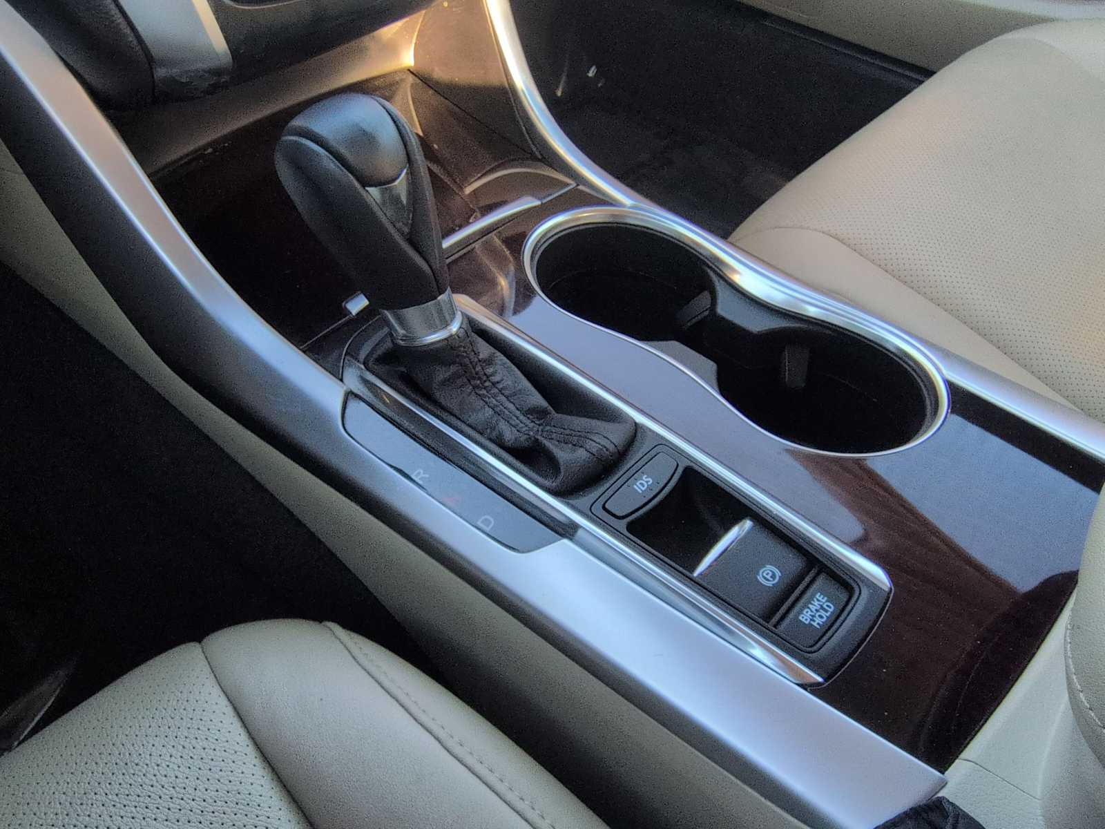 Thumbnail: 2015 Acura TLX - 33