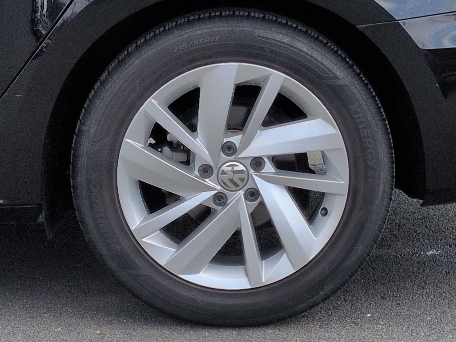 Thumbnail: 2018 Volkswagen Passat - 14