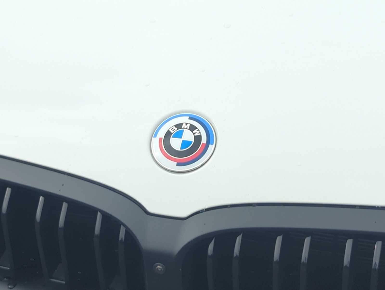 Thumbnail: 2023 BMW 8 Series - 10