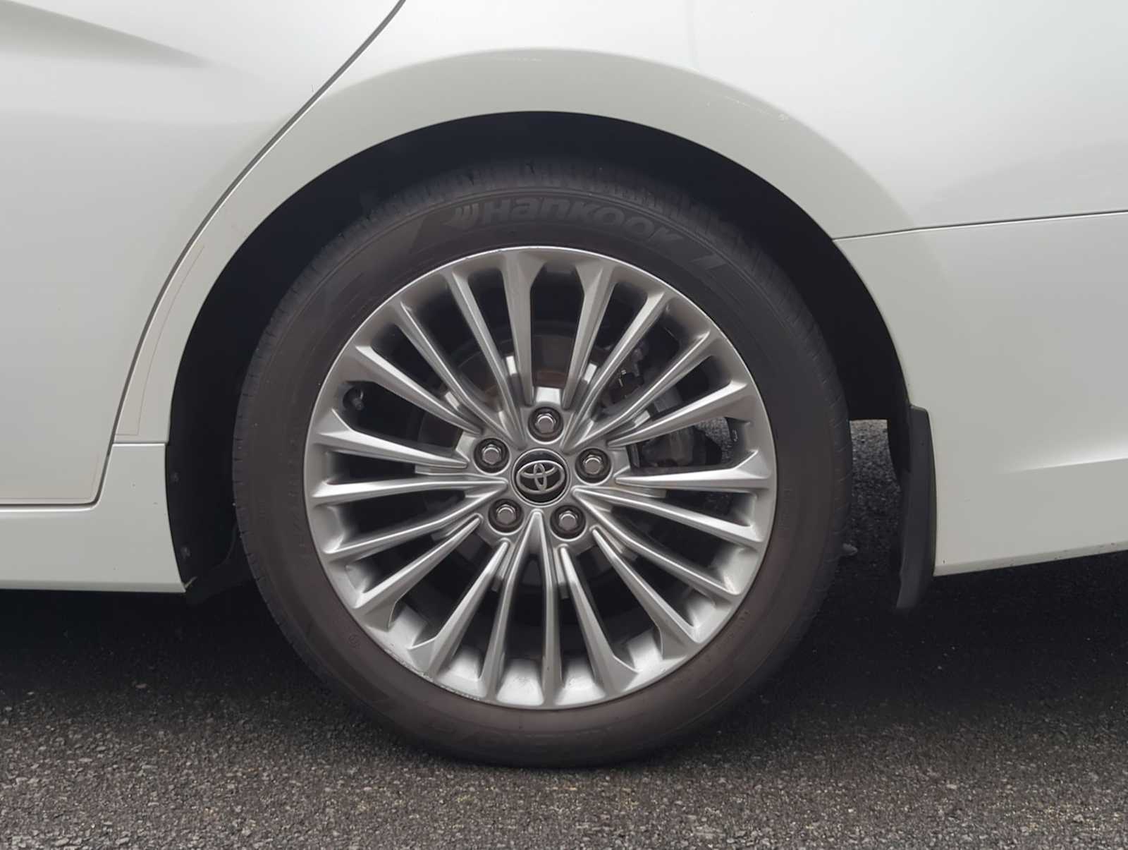 Thumbnail: 2022 Toyota Avalon - 13