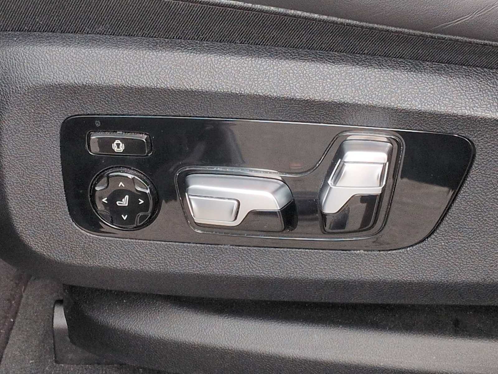 Thumbnail: 2021 BMW X5 - 17