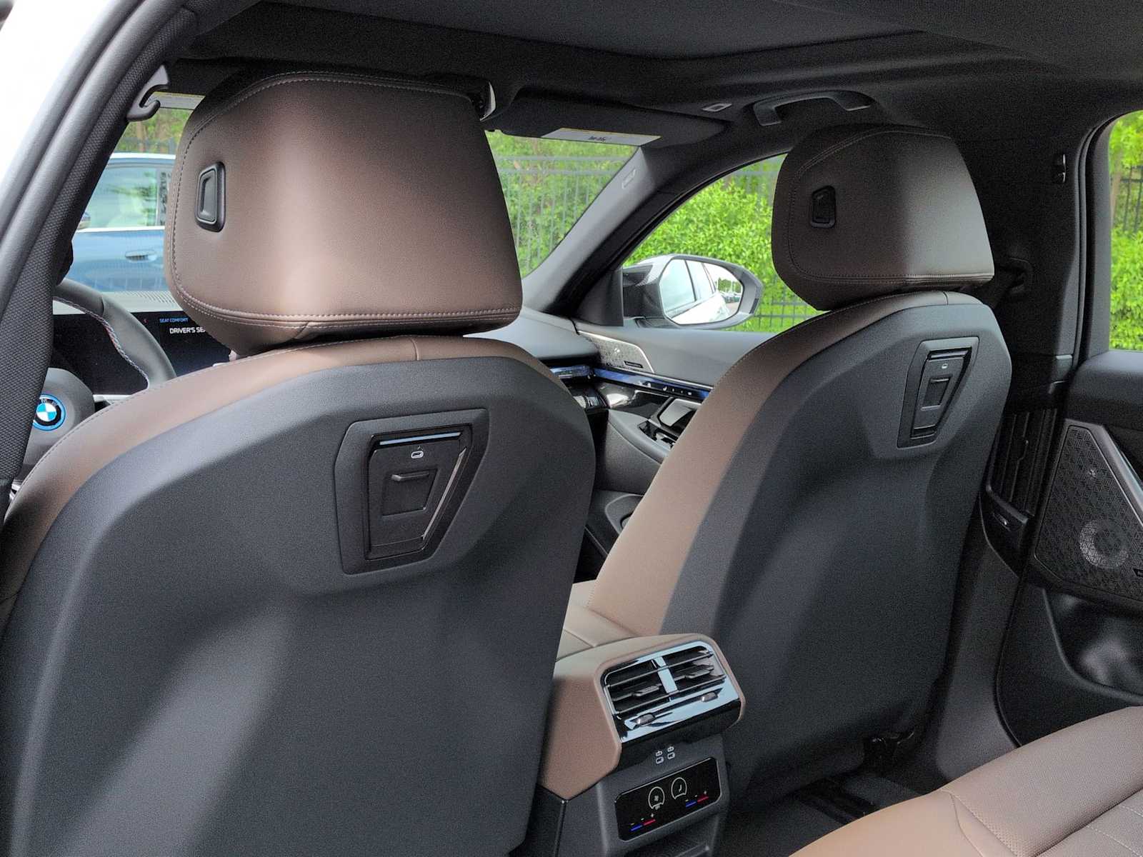 Thumbnail: 2026 BMW i5 - 19