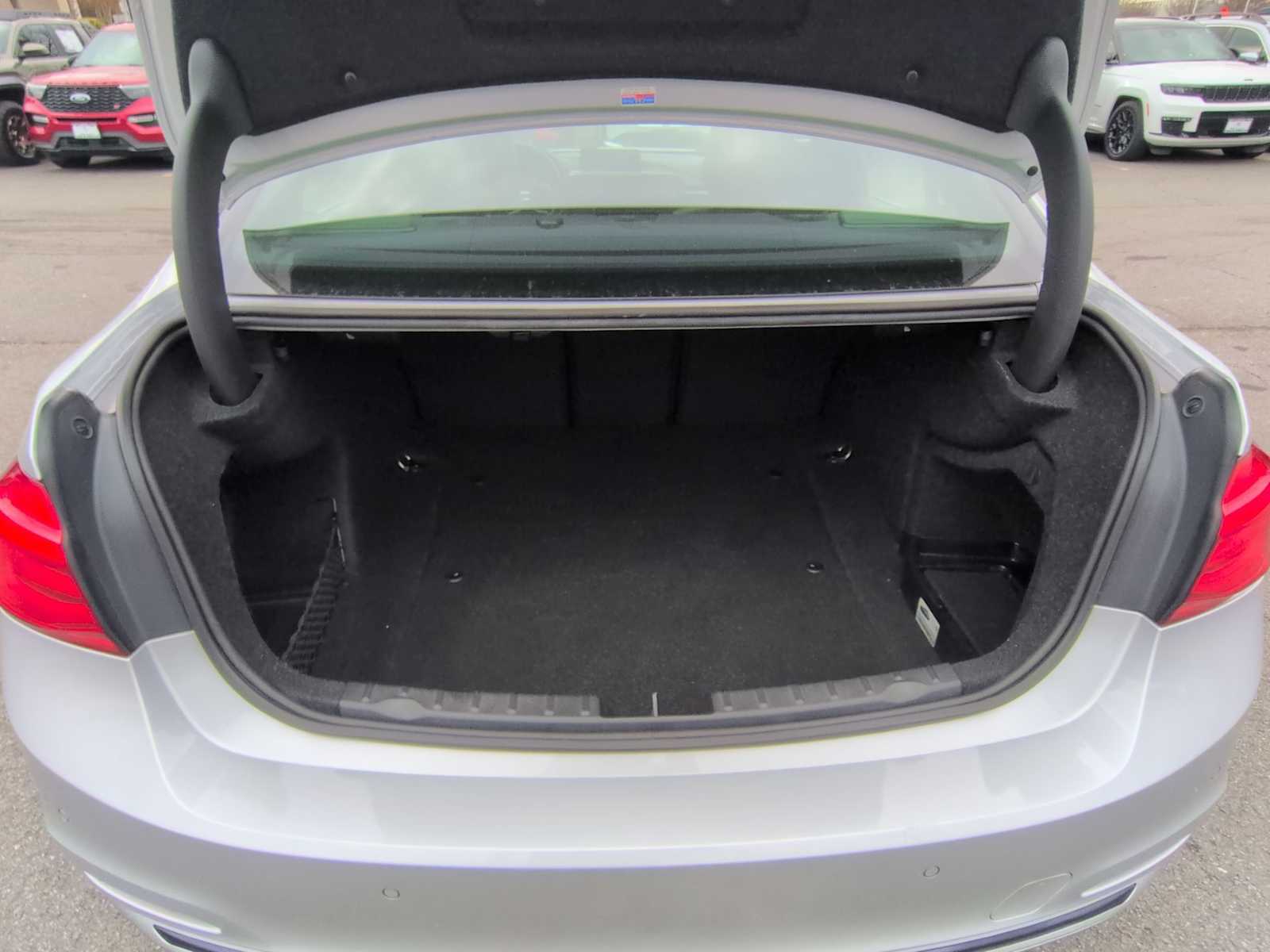 Thumbnail: 2017 BMW 3 Series - 34