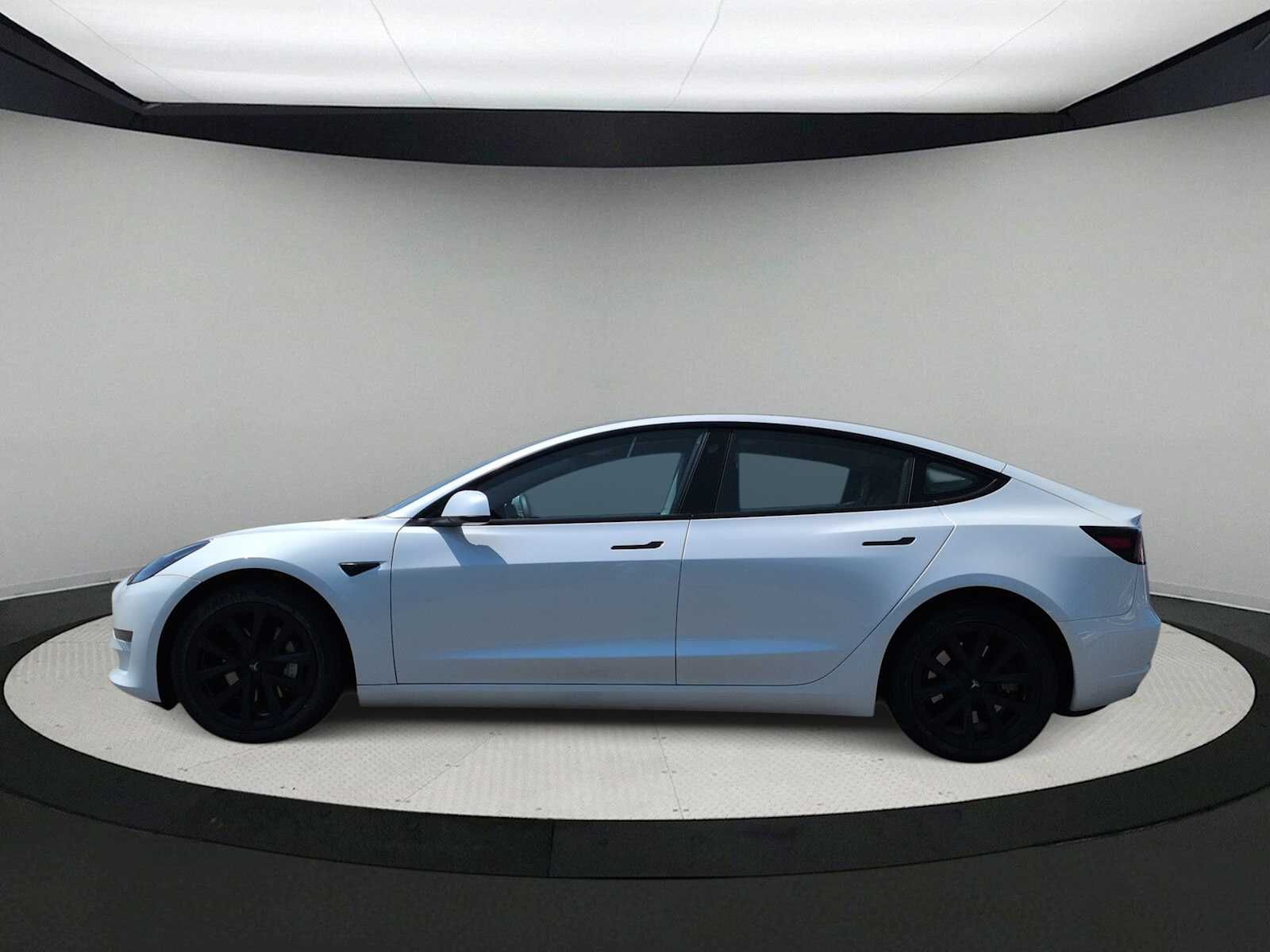 Thumbnail: 2023 Tesla Model 3 - 5