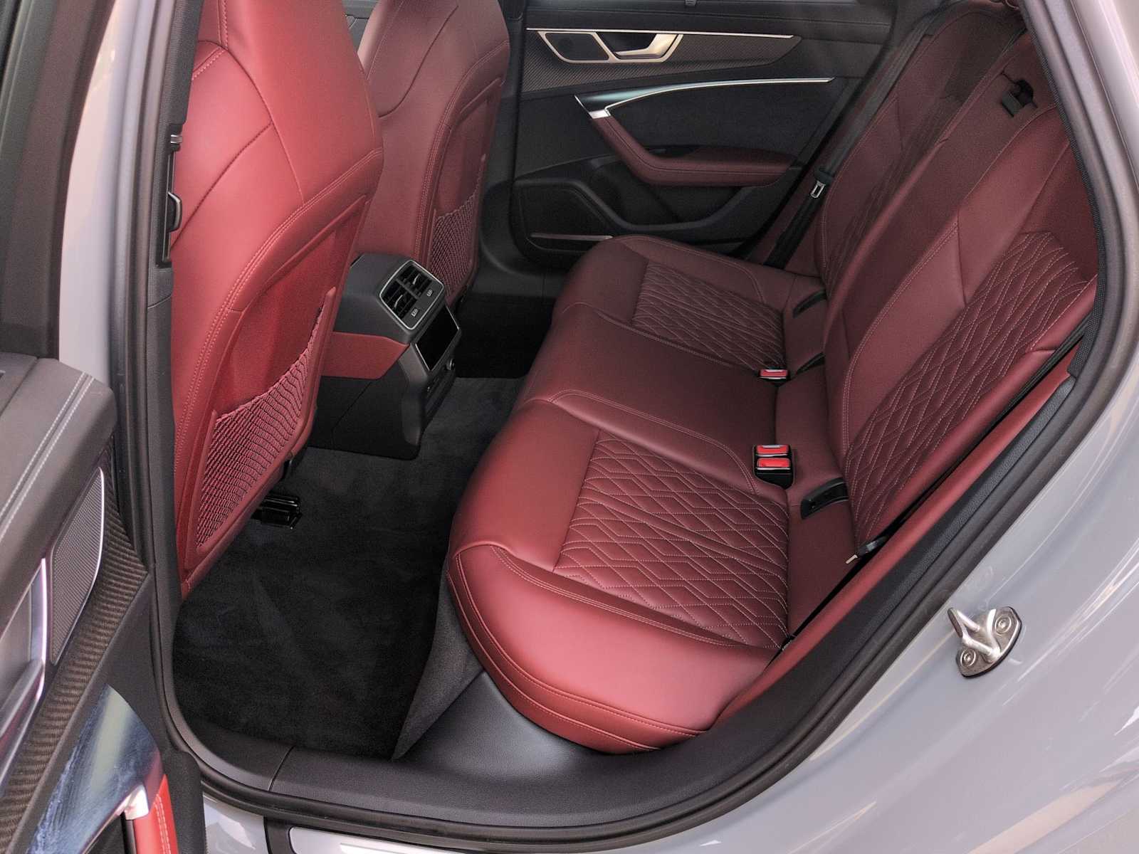 Thumbnail: 2022 Audi S6 - 20