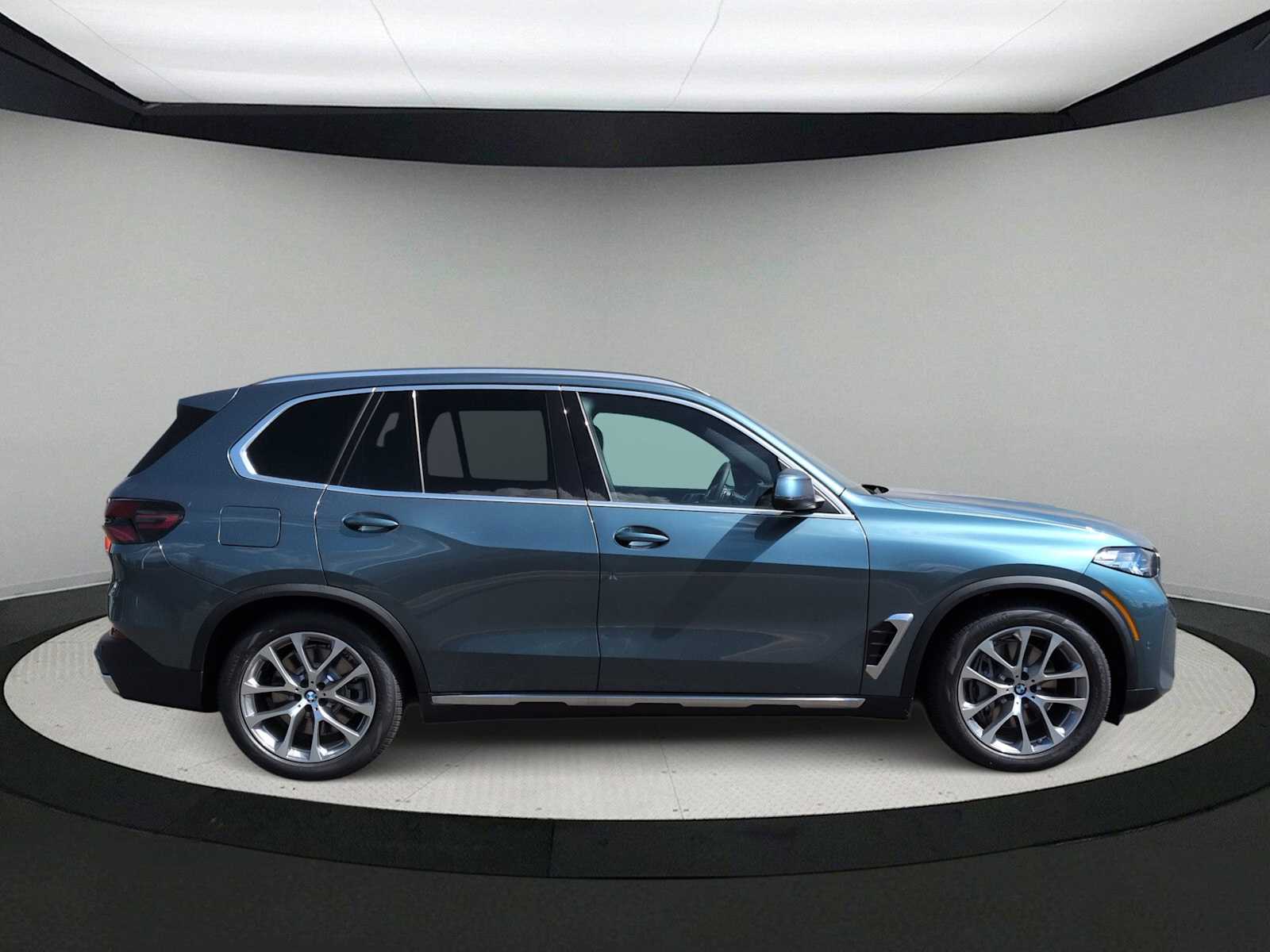 Thumbnail: 2026 BMW X5 - 9